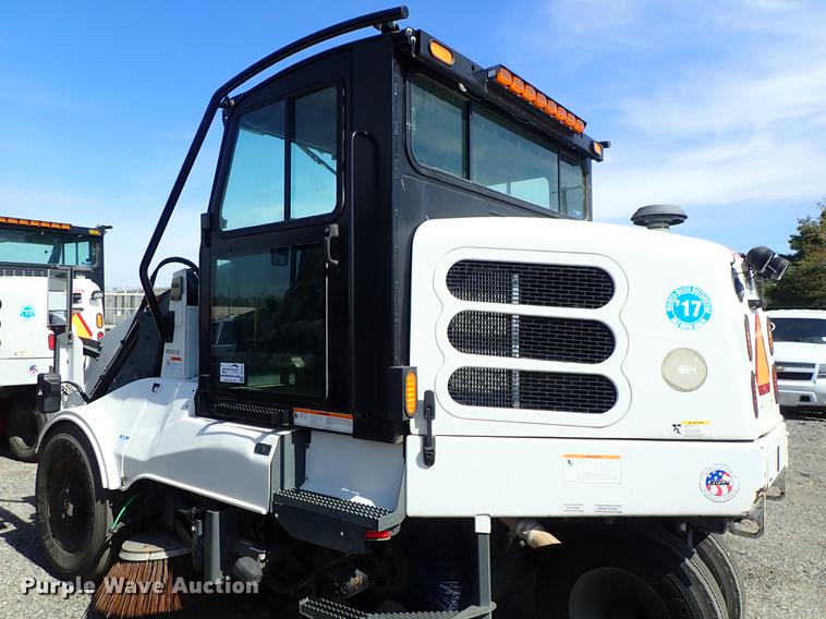 image for item DF1071 2012 Elgin Pelican NP street sweeper