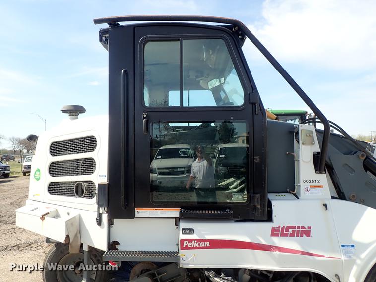 image for item DF1071 2012 Elgin Pelican NP street sweeper