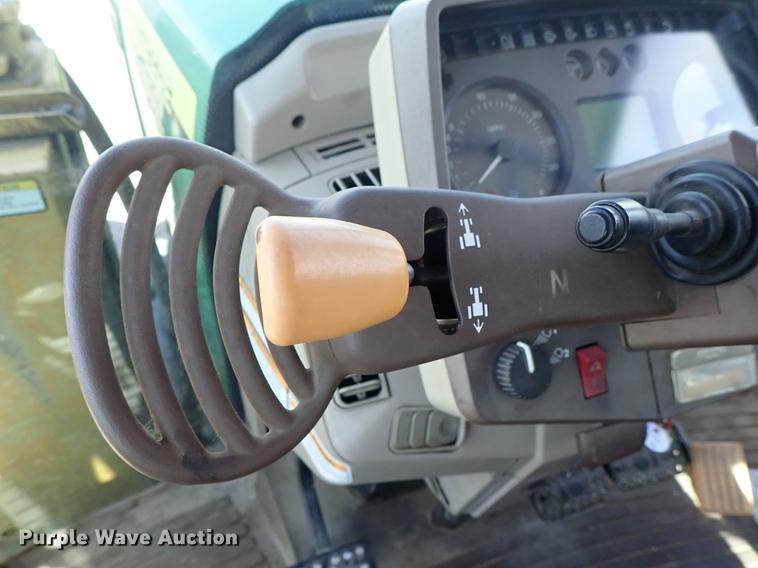 image for item DF1072 2007 John Deere 7220 MFWD tractor with side boom mower