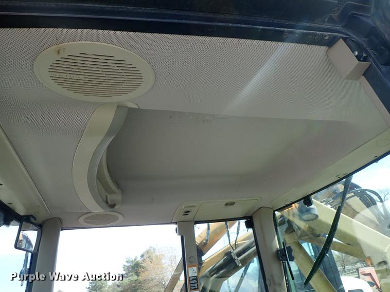 image for item DF1072 2007 John Deere 7220 MFWD tractor with side boom mower