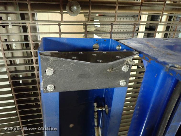 image for item DQ9623 Rotary A10IN660 two post automotive lift