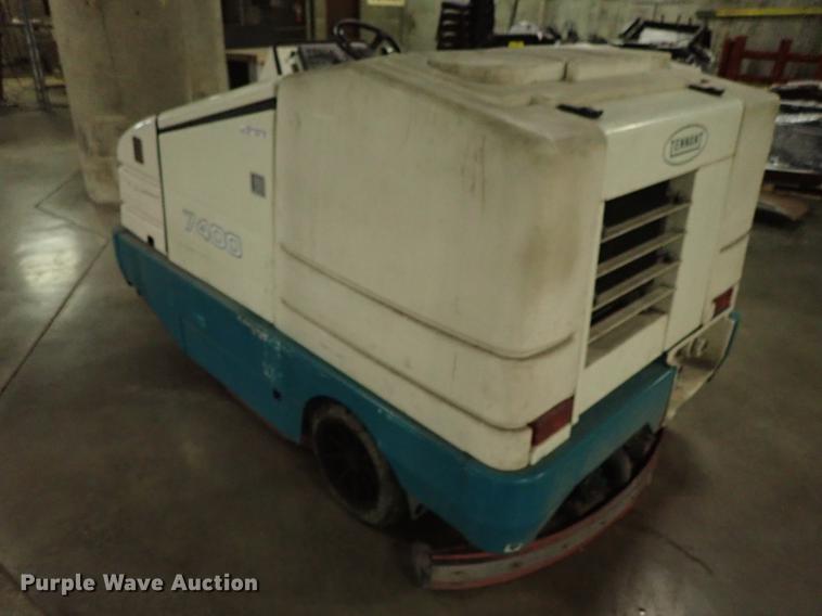 image for item FL9674 Tennant 7400 scrubber
