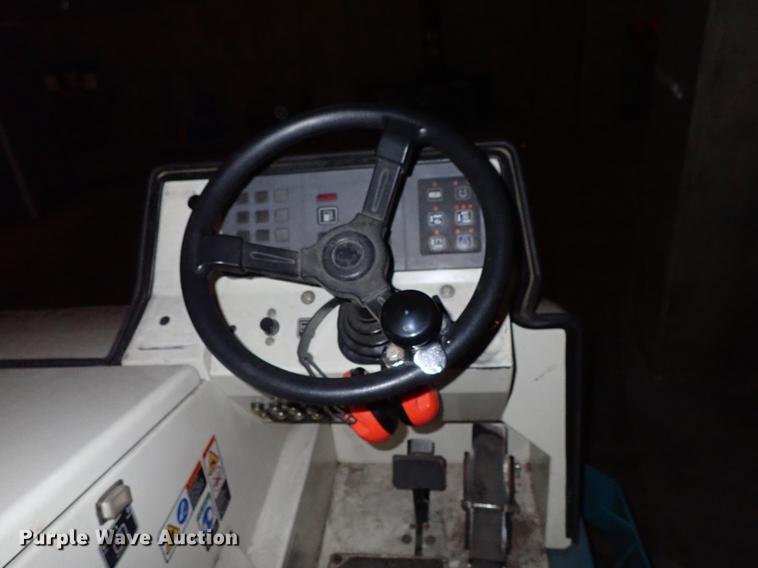 image for item FL9674 Tennant 7400 scrubber