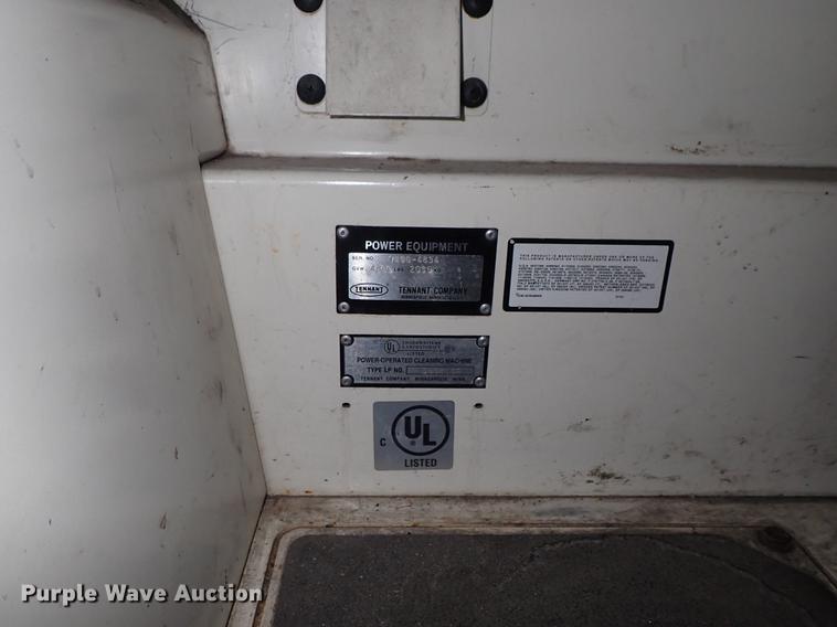 image for item FL9674 Tennant 7400 scrubber