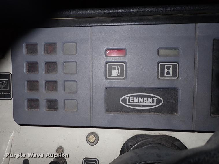 image for item FL9674 Tennant 7400 scrubber