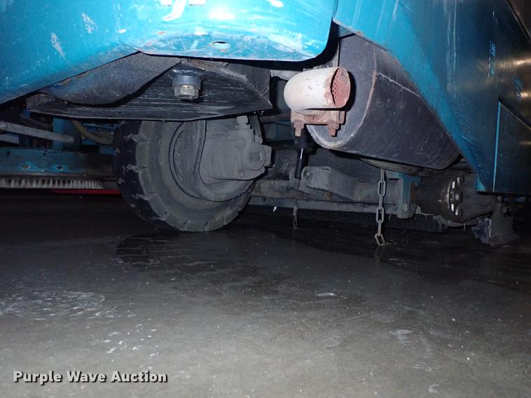 image for item FL9674 Tennant 7400 scrubber