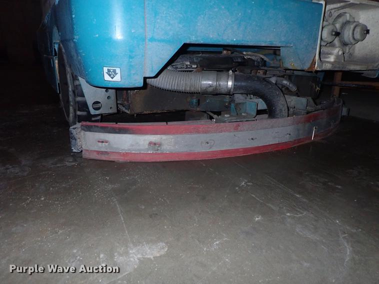 image for item FL9674 Tennant 7400 scrubber