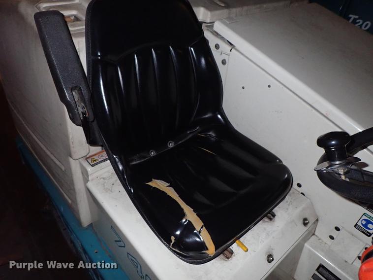 image for item FL9674 Tennant 7400 scrubber