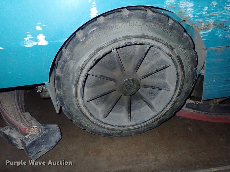 image for item FL9674 Tennant 7400 scrubber