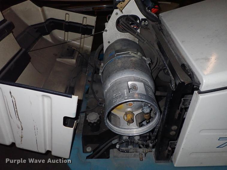 image for item FL9674 Tennant 7400 scrubber