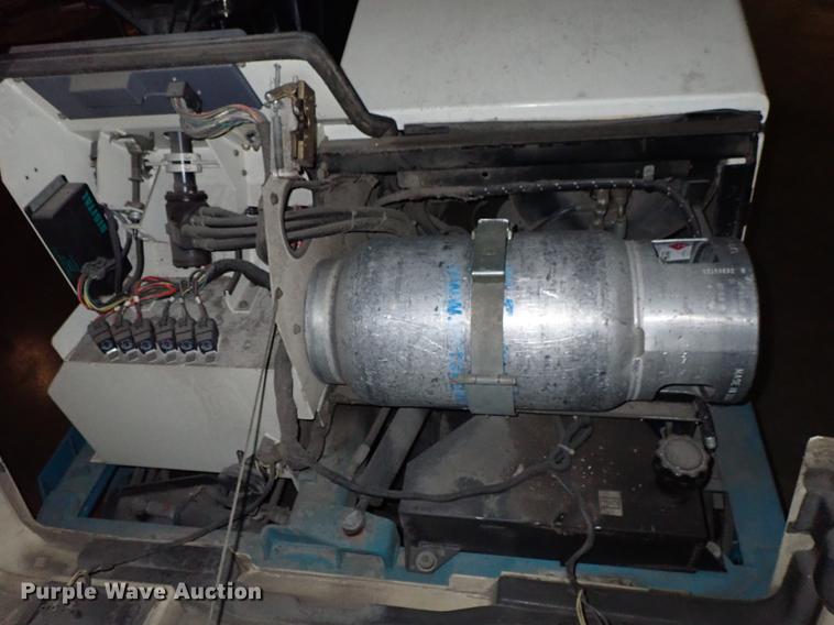 image for item FL9674 Tennant 7400 scrubber