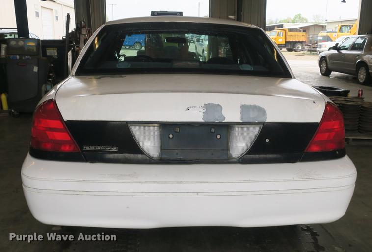 image for item DB8792 2001 Ford Crown Victoria Police Interceptor
