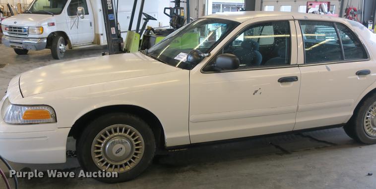 image for item DB8792 2001 Ford Crown Victoria Police Interceptor