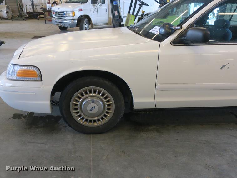 image for item DB8792 2001 Ford Crown Victoria Police Interceptor
