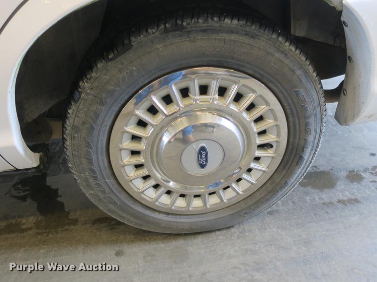 image for item DB8792 2001 Ford Crown Victoria Police Interceptor