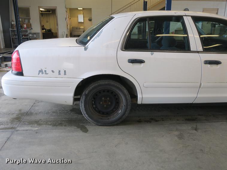 image for item DB8792 2001 Ford Crown Victoria Police Interceptor