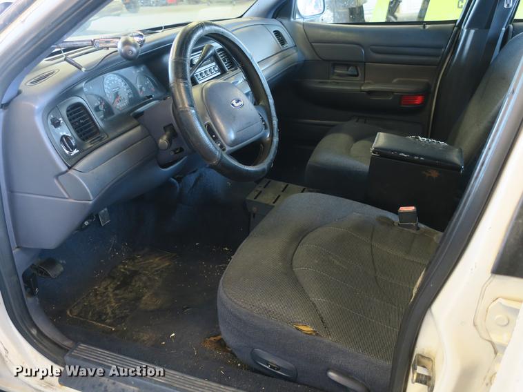 image for item DB8792 2001 Ford Crown Victoria Police Interceptor