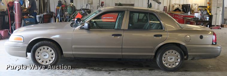 image for item DB8793 2005 Ford Crown Victoria Police Interceptor