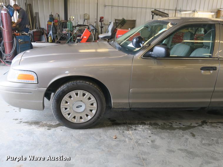 image for item DB8793 2005 Ford Crown Victoria Police Interceptor