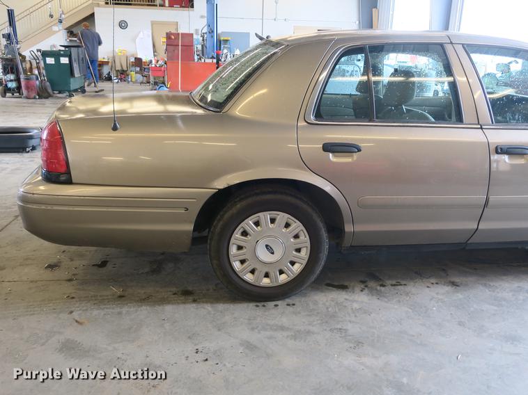 image for item DB8793 2005 Ford Crown Victoria Police Interceptor