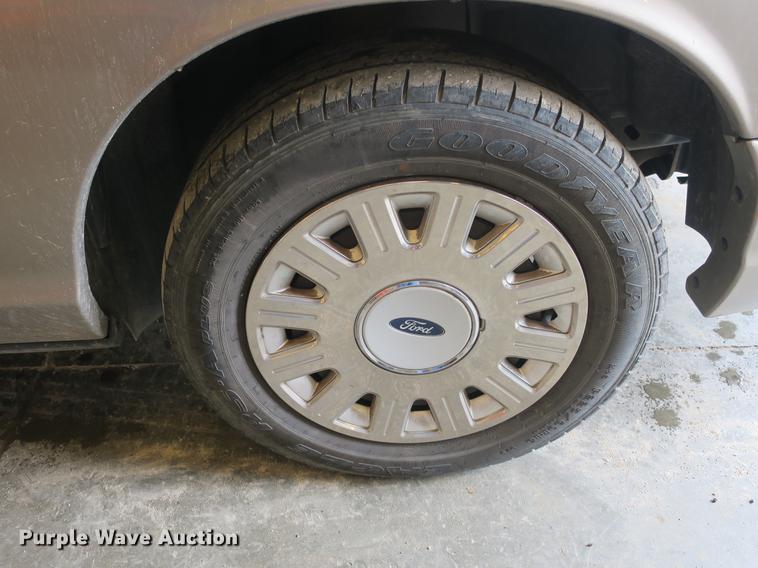 image for item DB8793 2005 Ford Crown Victoria Police Interceptor