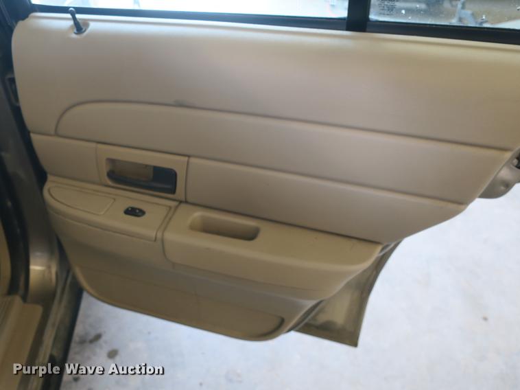 image for item DB8793 2005 Ford Crown Victoria Police Interceptor