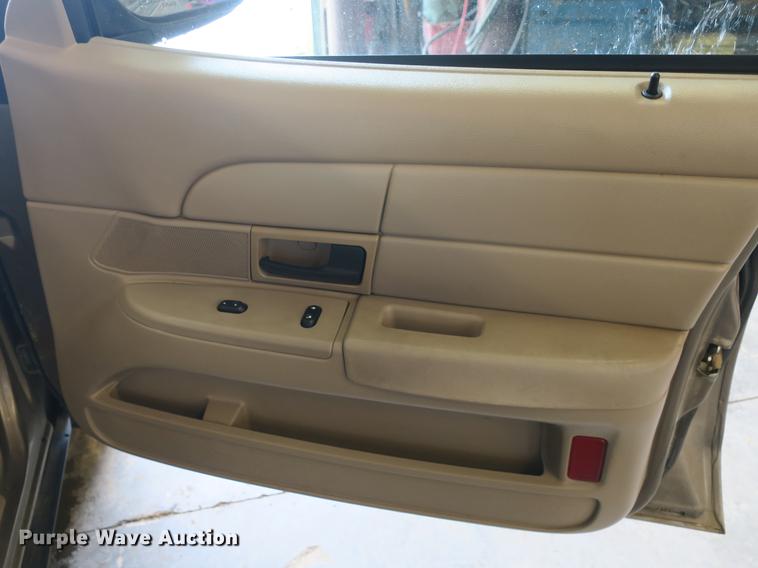 image for item DB8793 2005 Ford Crown Victoria Police Interceptor