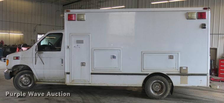 image for item DB8794 1998 Ford Econoline E350 ambulance