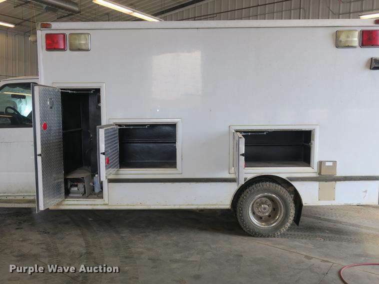 image for item DB8794 1998 Ford Econoline E350 ambulance