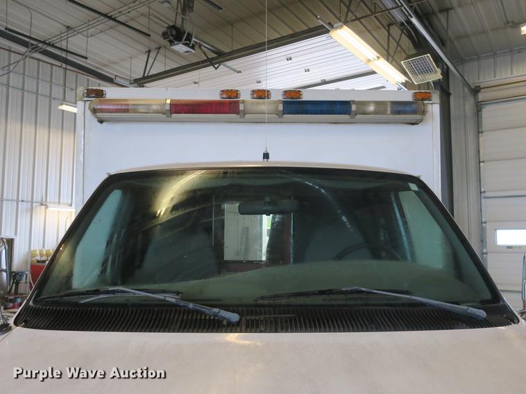 image for item DB8794 1998 Ford Econoline E350 ambulance