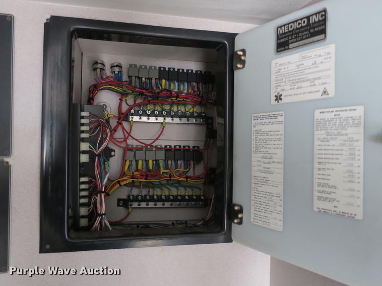 image for item DB8794 1998 Ford Econoline E350 ambulance