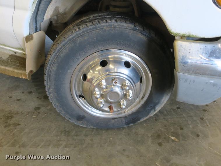 image for item DB8794 1998 Ford Econoline E350 ambulance