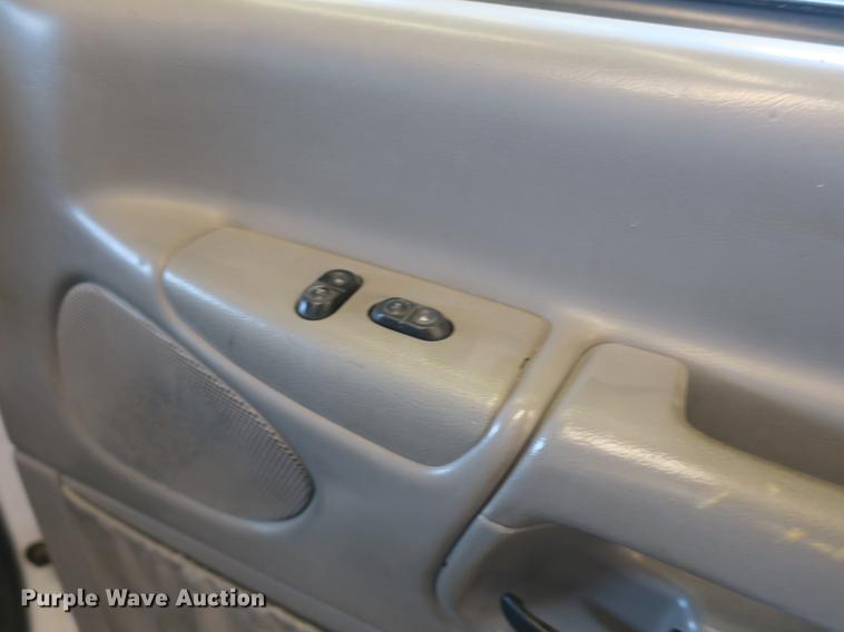 image for item DB8794 1998 Ford Econoline E350 ambulance