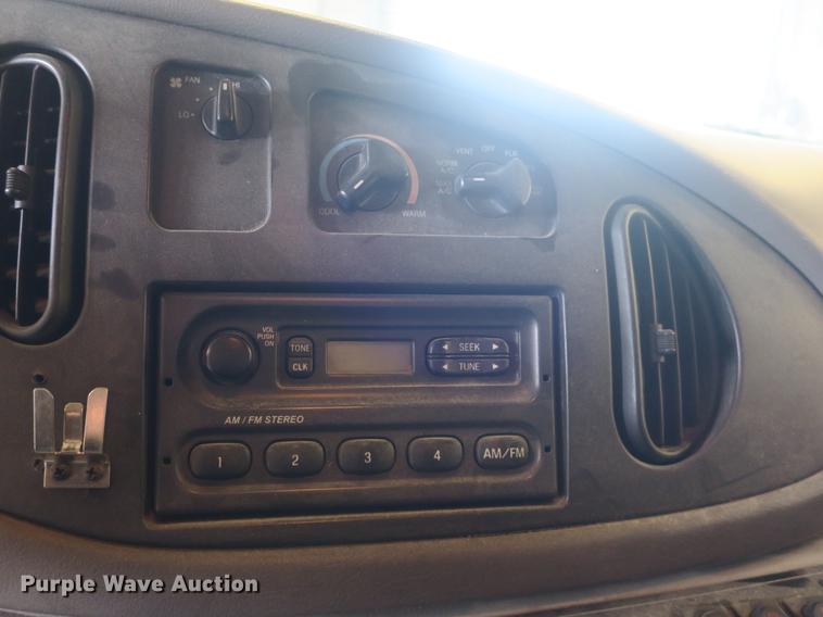 image for item DB8794 1998 Ford Econoline E350 ambulance