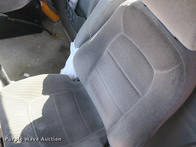 image for item DB8799 2003 Volvo VN semi truck