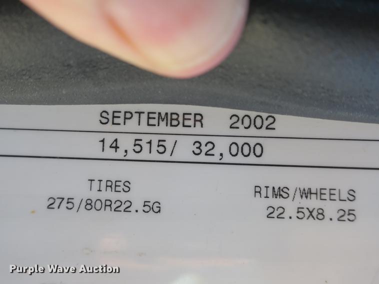 image for item DB8799 2003 Volvo VN semi truck