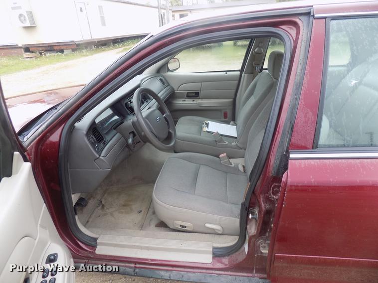 image for item DB9725 2006 Ford Crown Victoria Police Interceptor