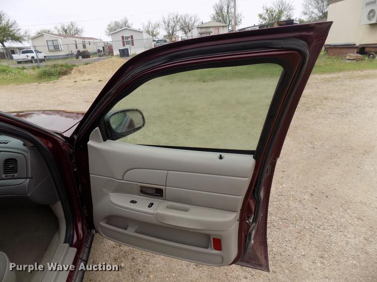 image for item DB9725 2006 Ford Crown Victoria Police Interceptor