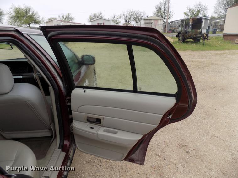 image for item DB9725 2006 Ford Crown Victoria Police Interceptor