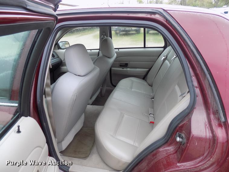 image for item DB9725 2006 Ford Crown Victoria Police Interceptor