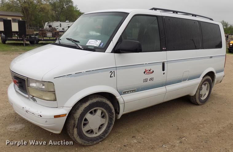 image for item DB9726 2000 GMC Safari van