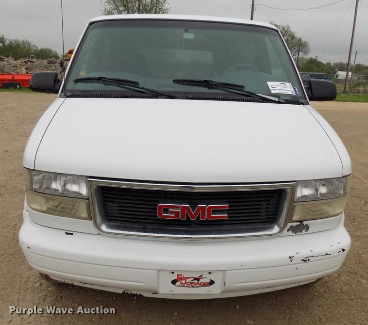 image for item DB9726 2000 GMC Safari van