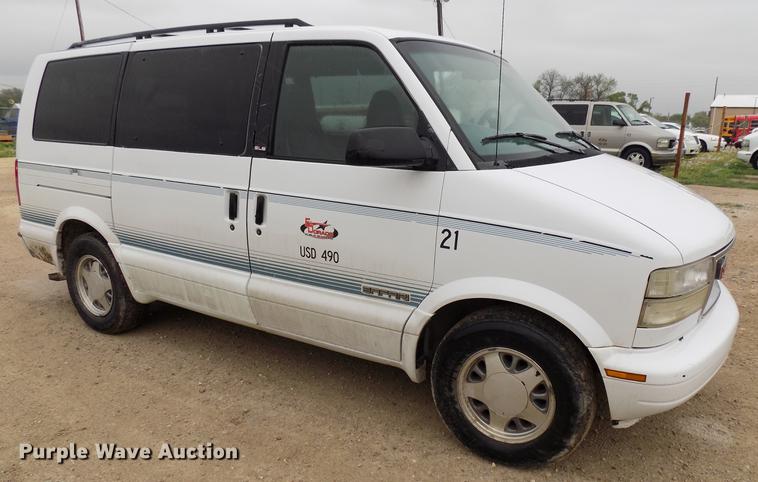 image for item DB9726 2000 GMC Safari van