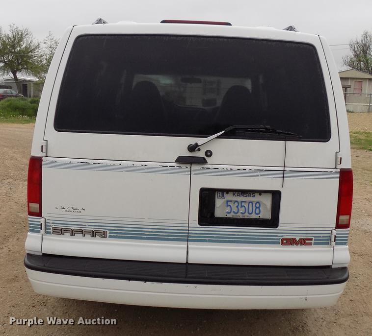 image for item DB9726 2000 GMC Safari van