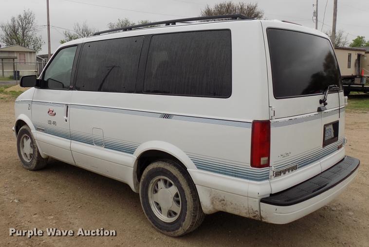 image for item DB9726 2000 GMC Safari van