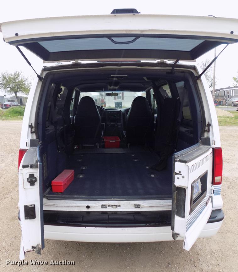 image for item DB9726 2000 GMC Safari van