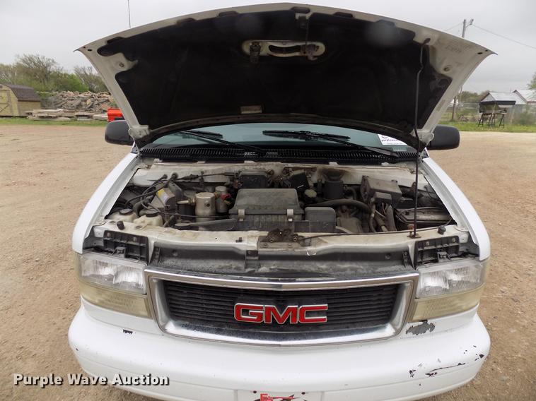 image for item DB9726 2000 GMC Safari van