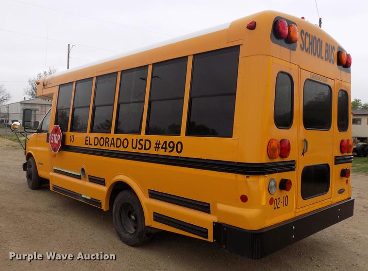 image for item DB9727 2002 Chevrolet Express G3500 school bus