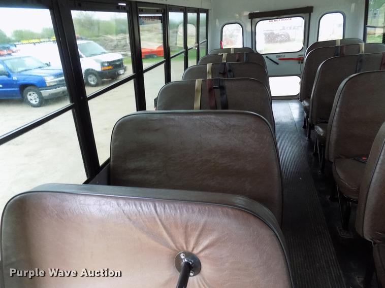 image for item DB9727 2002 Chevrolet Express G3500 school bus