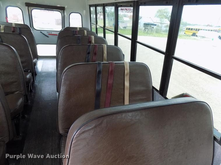 image for item DB9727 2002 Chevrolet Express G3500 school bus